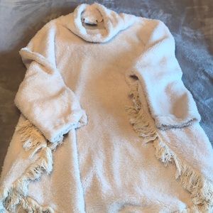 Dunes fuzzy sweater poncho